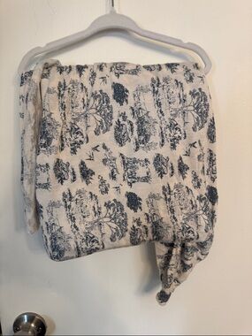 solly baby Cream and Navy Toile Swaddle